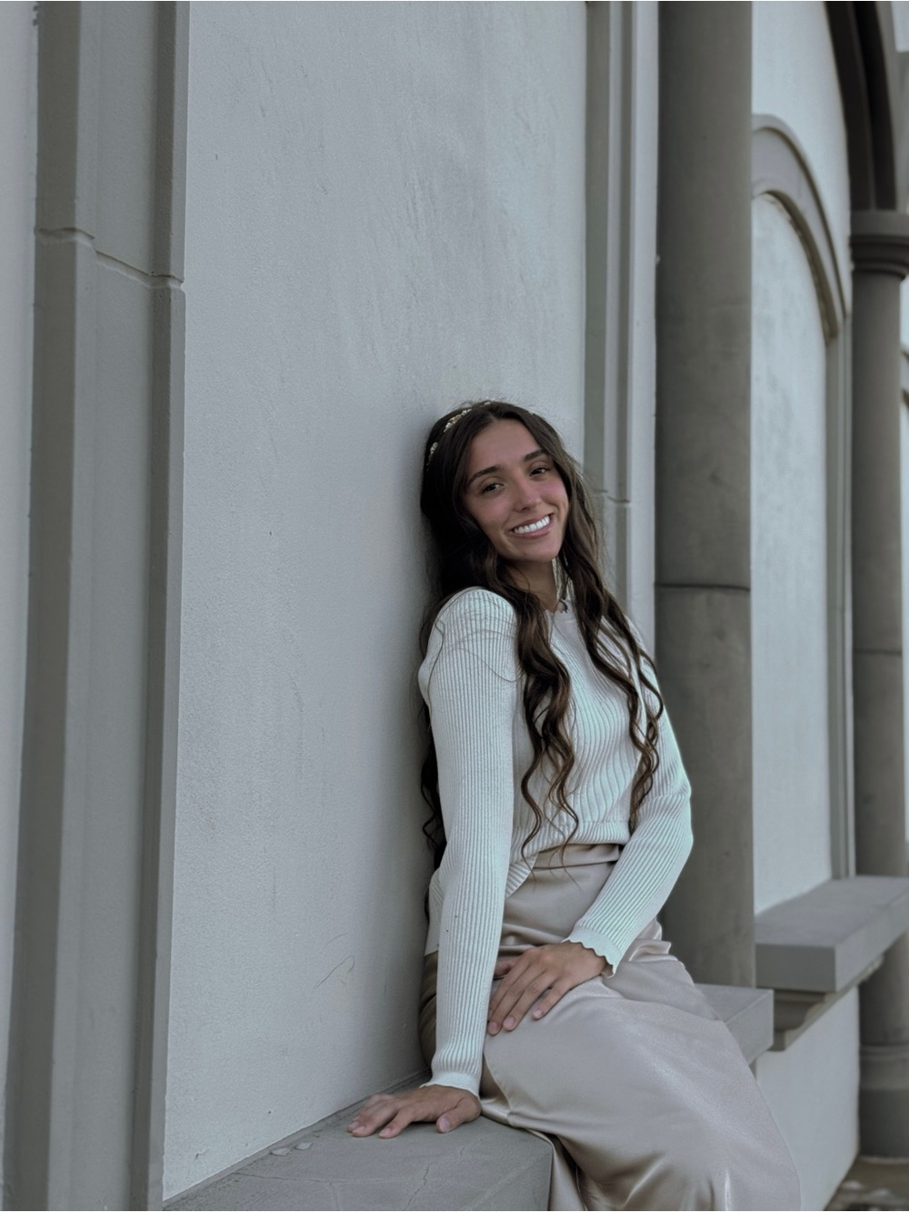 h i i - Picture 1 of 4